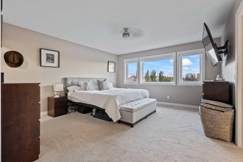 112 Hillcrest Cape, Strathmore, AB - Indoor Photo Showing Bedroom
