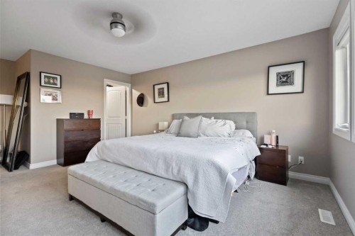 112 Hillcrest Cape, Strathmore, AB - Indoor Photo Showing Bedroom