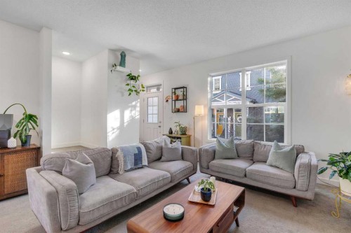 507 Silverado Skies Common Sw, Calgary, AB - Indoor Photo Showing Living Room