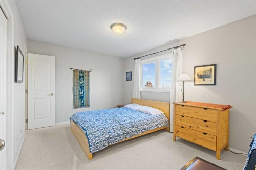 276 Macewan Glen Drive Nw, Calgary, AB - Indoor Photo Showing Bedroom