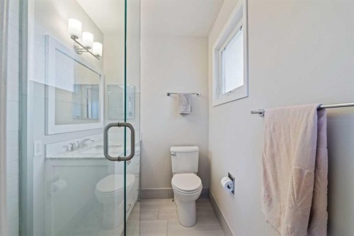 276 Macewan Glen Drive Nw, Calgary, AB - Indoor Photo Showing Bathroom
