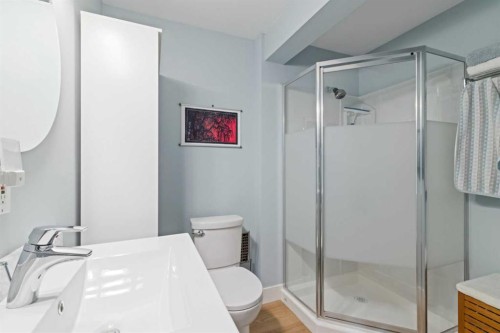 276 Macewan Glen Drive Nw, Calgary, AB - Indoor Photo Showing Bathroom