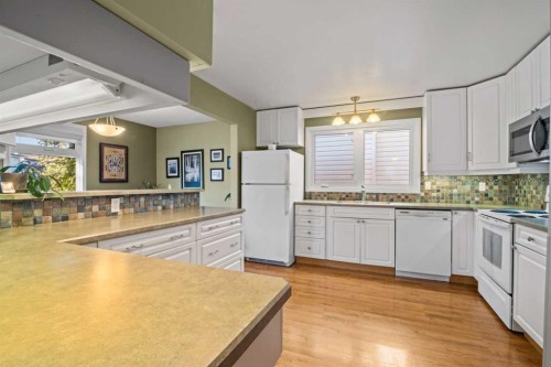 276 Macewan Glen Drive Nw, Calgary, AB - Indoor Photo Showing Kitchen