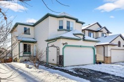 30 Tuscarora Way NW Calgary, AB T3L 2H1