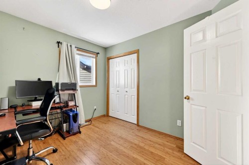 30 Tuscarora Way Nw, Calgary, AB 