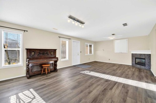 30 Tuscarora Way Nw, Calgary, AB 