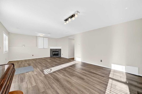 30 Tuscarora Way Nw, Calgary, AB 