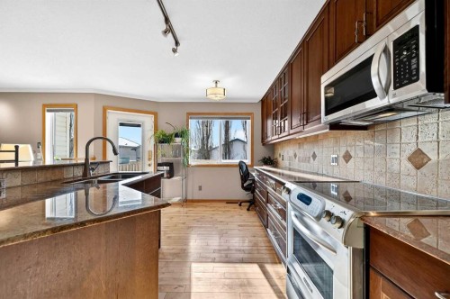 30 Tuscarora Way Nw, Calgary, AB 