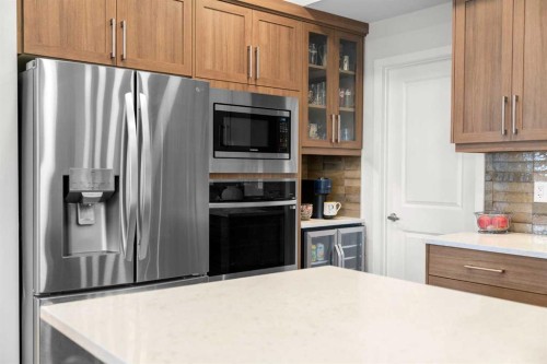 2208-33 Carringham Gate Nw, Calgary, AB - Indoor Photo Showing Kitchen