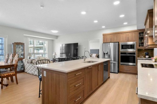 2208-33 Carringham Gate Nw, Calgary, AB - Indoor Photo Showing Kitchen