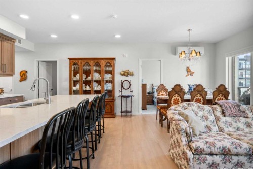 2208-33 Carringham Gate Nw, Calgary, AB - Indoor