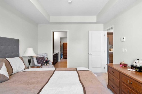 2208-33 Carringham Gate Nw, Calgary, AB - Indoor Photo Showing Bedroom