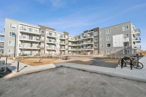 2208-33 Carringham Gate Nw, Calgary, AB - Outdoor