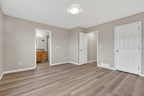 87 Saddlebrook Gardens Ne, Calgary, AB - Indoor Photo Showing Other Room