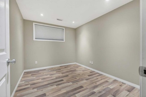 87 Saddlebrook Gardens Ne, Calgary, AB - Indoor Photo Showing Other Room