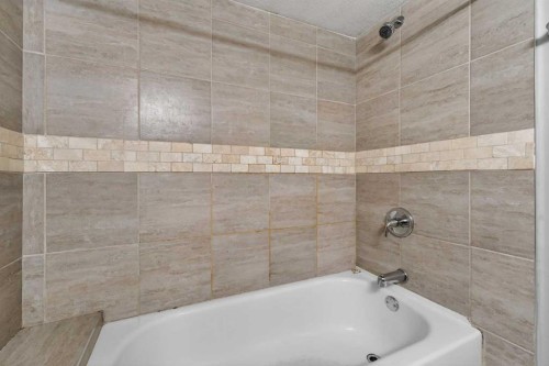 87 Saddlebrook Gardens Ne, Calgary, AB - Indoor Photo Showing Bathroom