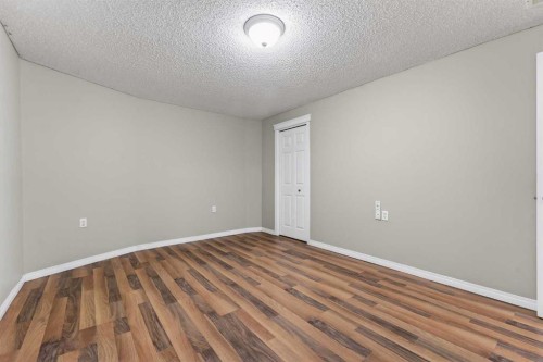 87 Saddlebrook Gardens Ne, Calgary, AB - Indoor Photo Showing Other Room