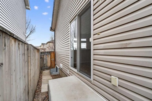 87 Saddlebrook Gardens Ne, Calgary, AB - Outdoor