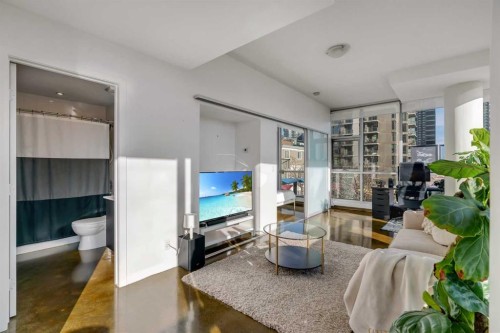 509-135 13 Avenue Sw, Calgary, AB - Indoor Photo Showing Living Room