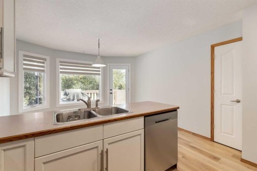 44 Citadel Manor Nw, Calgary, AB 