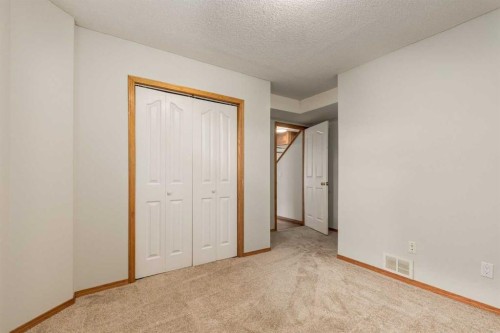 44 Citadel Manor Nw, Calgary, AB 