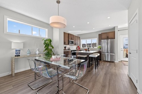 9 Walcrest Gate Se, Calgary, AB - Indoor Photo Showing Other Room