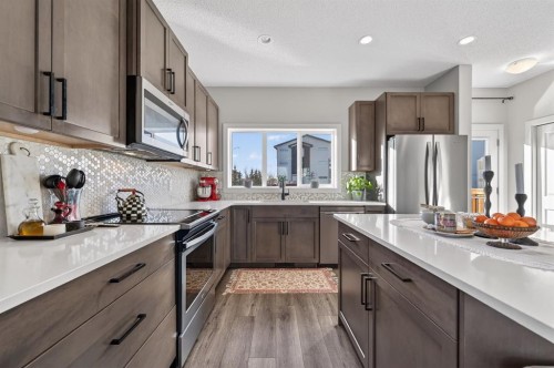 9 Walcrest Gate Se, Calgary, AB - Indoor Photo Showing Kitchen With Stainless Steel Kitchen With Upgraded Kitchen