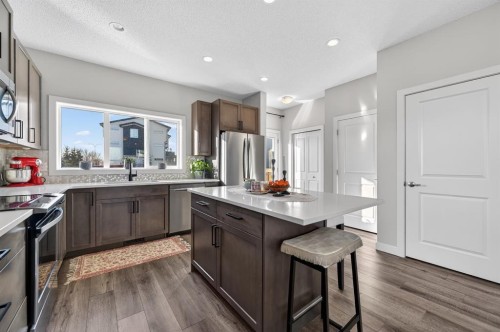 9 Walcrest Gate Se, Calgary, AB - Indoor Photo Showing Kitchen With Stainless Steel Kitchen With Upgraded Kitchen