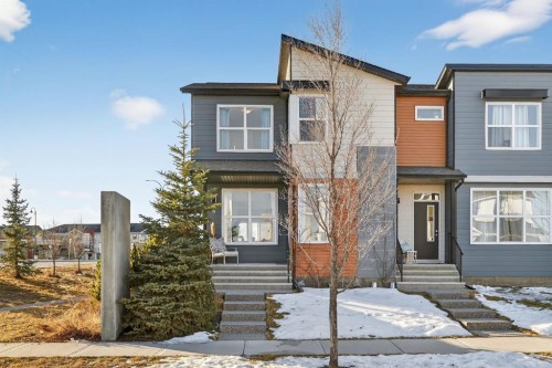 9 Walcrest Gate Se, Calgary, AB - Outdoor With Facade