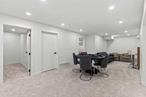 4239 Vauxhall Crescent Nw, Calgary, AB - Indoor