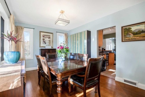 502 8 Avenue Ne, Calgary, AB - Indoor Photo Showing Dining Room
