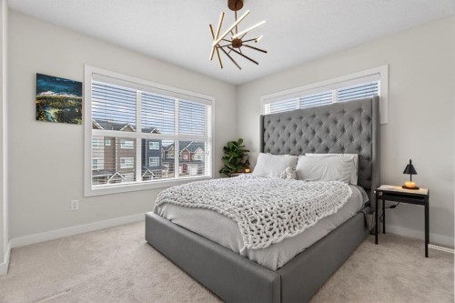 809-355 Nolancrest Heights Nw, Calgary, AB - Indoor Photo Showing Bedroom