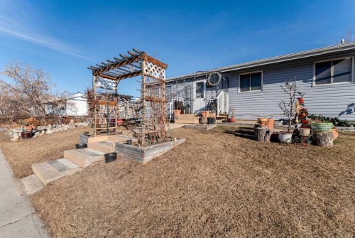 314 Olympia Crescent Se, Calgary, AB - Outdoor