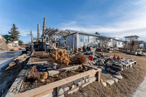314 Olympia Crescent Se, Calgary, AB - Outdoor