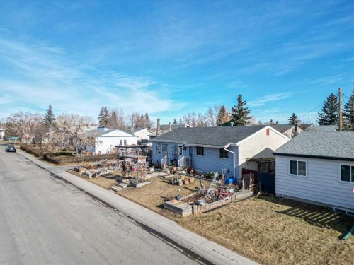 314 Olympia Crescent Se, Calgary, AB - Outdoor
