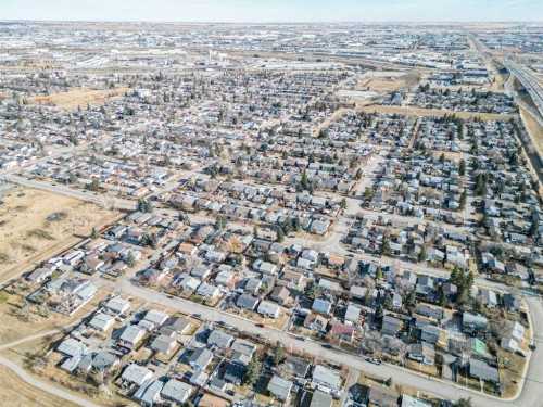 314 Olympia Crescent Se, Calgary, AB - Outdoor With View