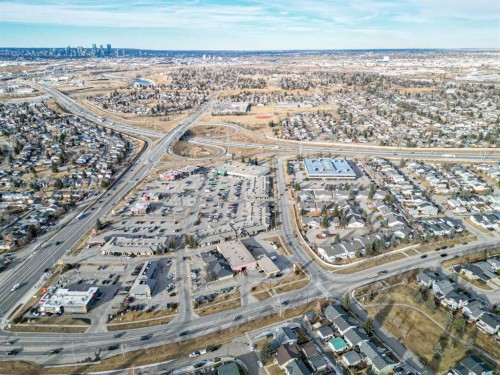 314 Olympia Crescent Se, Calgary, AB - Outdoor With View