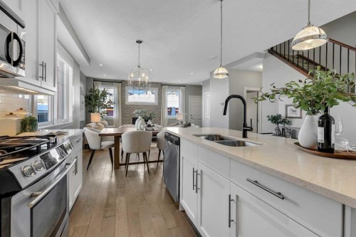 2522 1 Avenue Nw, Calgary, AB - Indoor Photo Showing Kitchen With Double Sink With Upgraded Kitchen