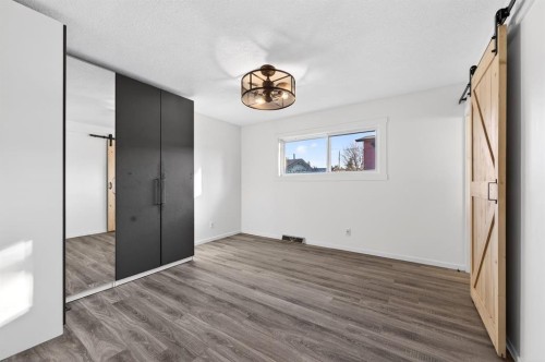 1904 Veiner Street Ne, Calgary, AB - Indoor Photo Showing Other Room