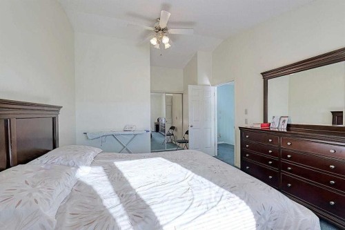 317 Sandringham Road Nw, Calgary, AB - Indoor Photo Showing Bedroom