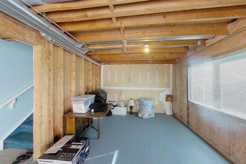 317 Sandringham Road Nw, Calgary, AB - Indoor