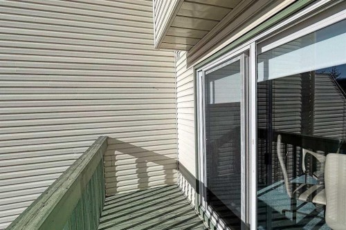 317 Sandringham Road Nw, Calgary, AB - Outdoor