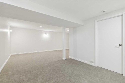 354 Maitland Hill Ne, Calgary, AB - Indoor Photo Showing Other Room