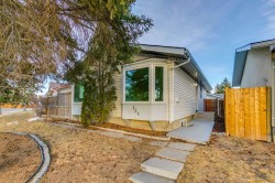 354 Maitland Hill NE Calgary, AB T2A 5V3