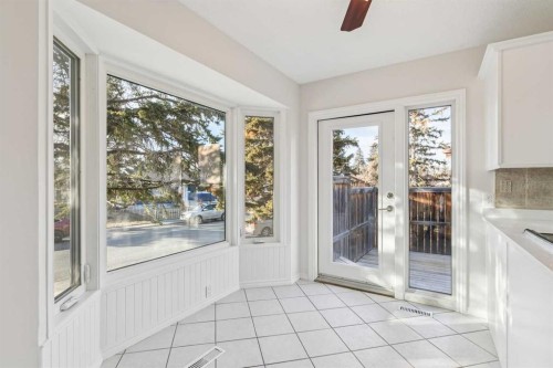 354 Maitland Hill Ne, Calgary, AB - Indoor Photo Showing Kitchen