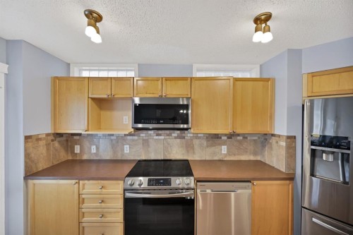 142 Auburn Bay Heights Se, Calgary, AB - Indoor Photo Showing Kitchen