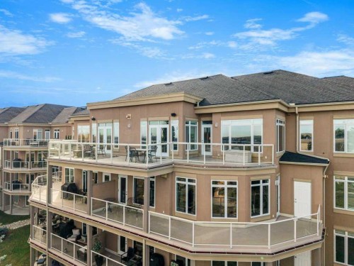 404-4 Hemlock Crescent Sw, Calgary, AB - Outdoor