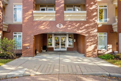 404-4 Hemlock Crescent Sw, Calgary, AB - Outdoor