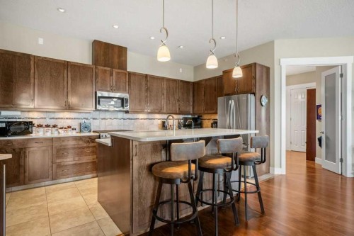 404-4 Hemlock Crescent Sw, Calgary, AB - Indoor Photo Showing Kitchen With Stainless Steel Kitchen With Upgraded Kitchen
