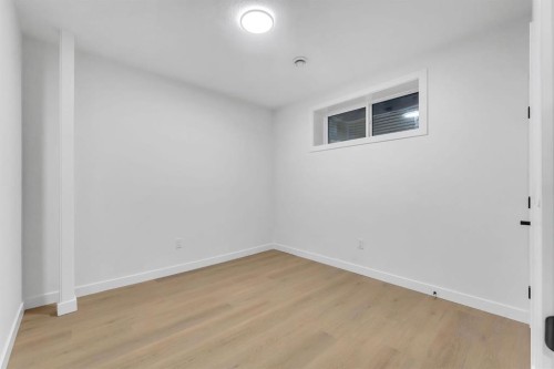 24 Corner Glen Green Ne, Calgary, AB - Indoor Photo Showing Other Room